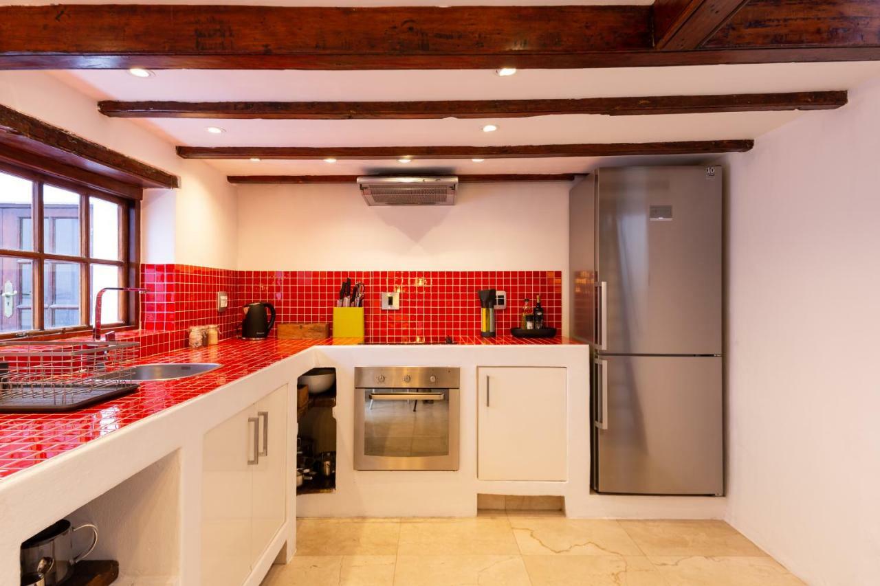 Central Cape Town, Stylish Home, With Private Courtyard Екстер'єр фото